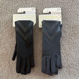 Isotoner set of 2 small medium gloves water repellent NWT